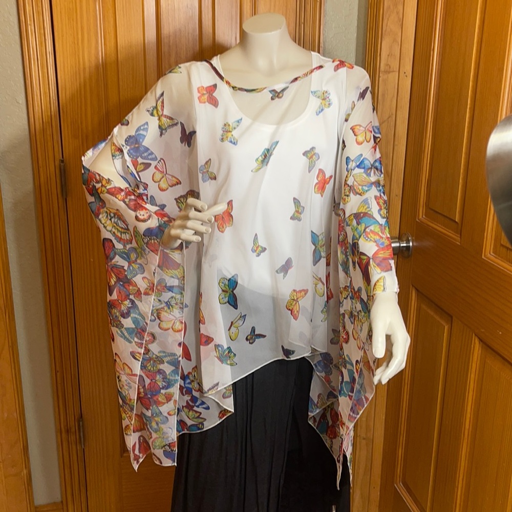 NWT Butterfly Lightweight Poncho